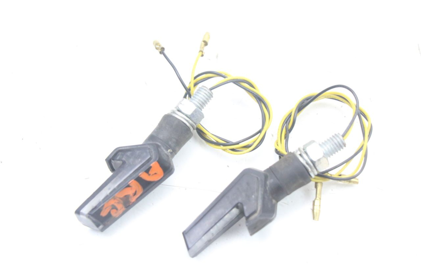 photo de HINTEN BLINKER YAMAHA FZS FAZER 600 (2001 - 2003) - Alternative Perspektive