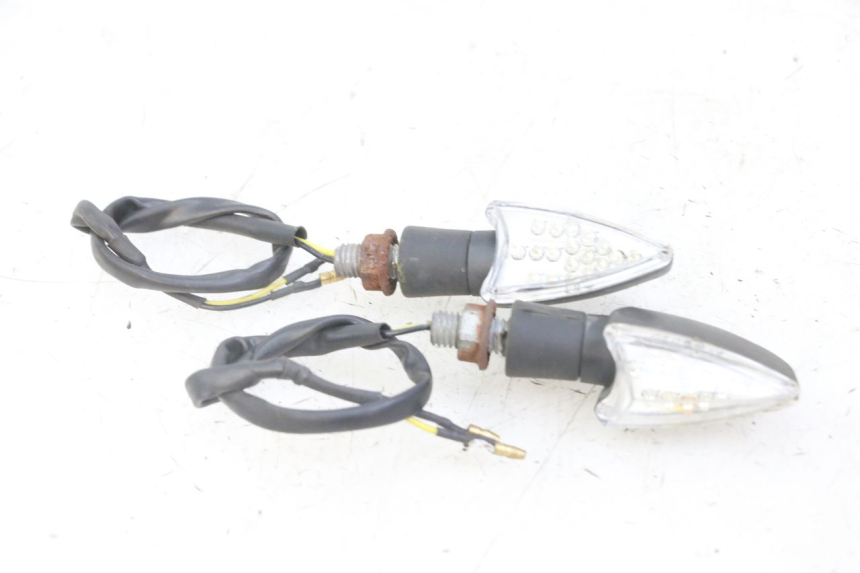 photo de VORNE BLINKER HONDA CBF 500 (2004 - 2007) - Gesamtansicht des Produkts