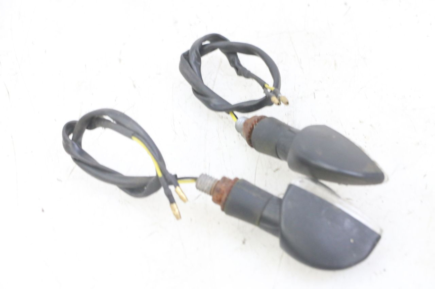 photo de VORNE BLINKER HONDA CBF 500 (2004 - 2007) - Details der Befestigungspunkte