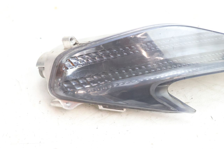 photo de VORNE RECHTS BLINKER APRILIA ATLANTIC S 125 (2010 - 2013) - Detailansicht des Bauteils