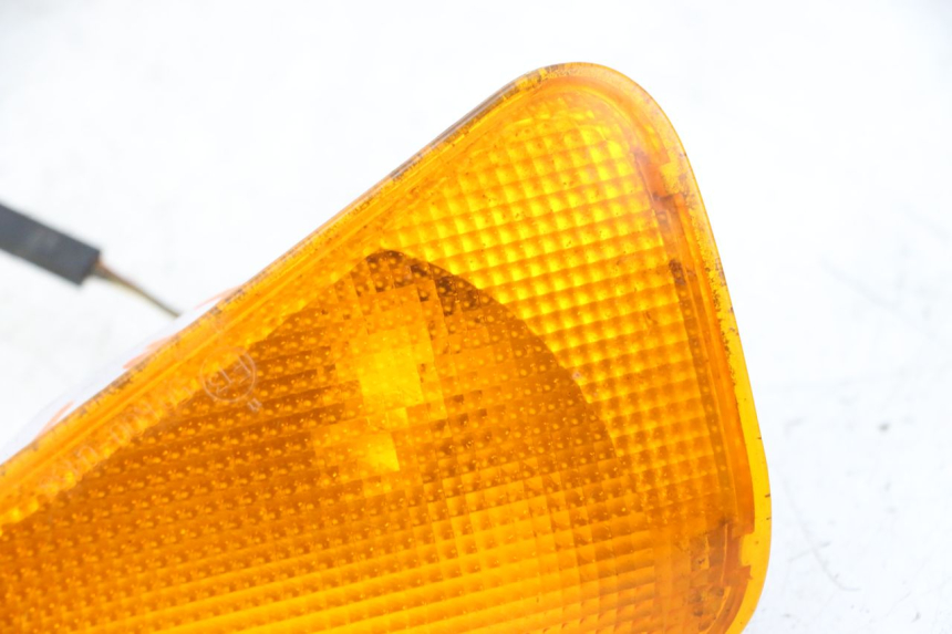 photo de VORNE RECHTS BLINKER BMW C1 125 (2000 - 2003) - Oberflächenzustand und Material