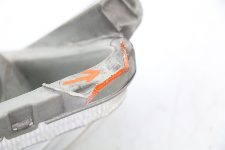 photo de RECHTER BLINKER SUZUKI BURGMAN 125 (2007 - 2014) - Details der Befestigungspunkte