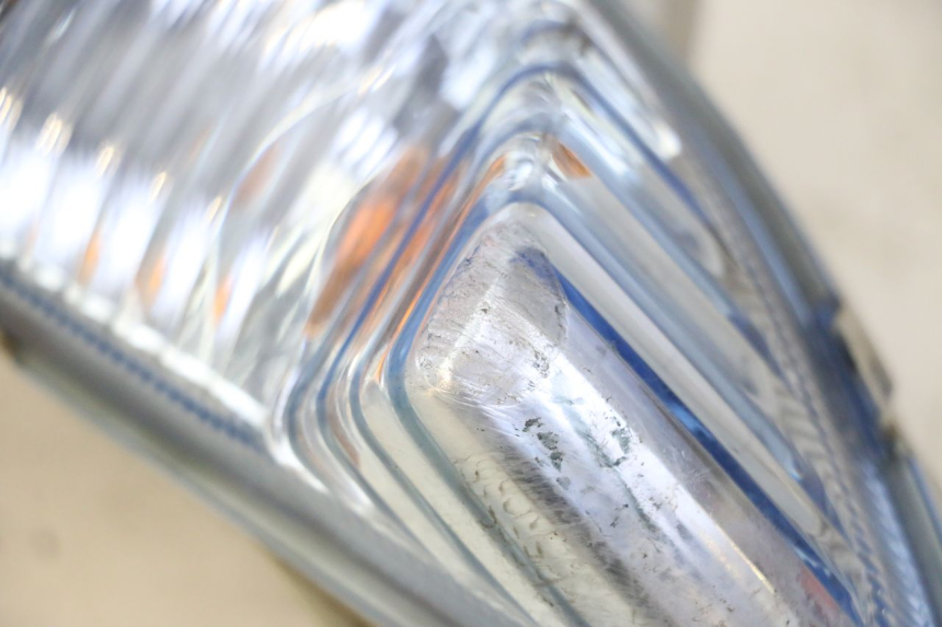 photo de RECHTER BLINKER SUZUKI BURGMAN 125 (2007 - 2014) - Details der Befestigungspunkte