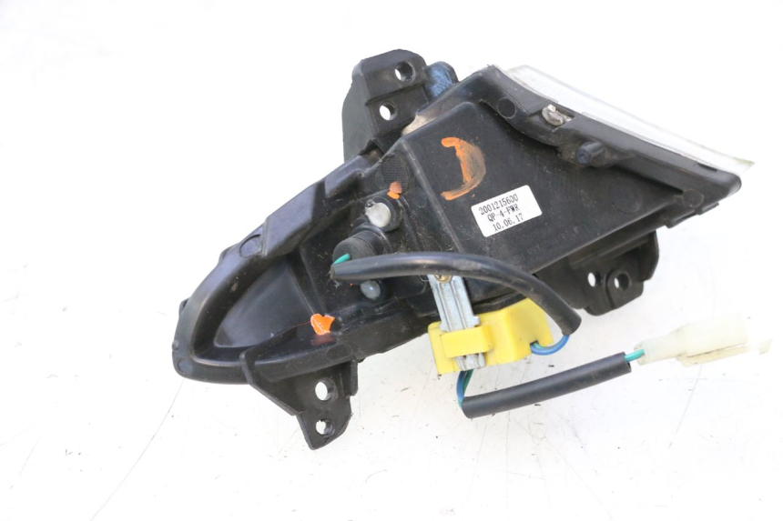 photo de VORNE RECHTS BLINKER PEUGEOT CITYSTAR 2T 50 (2018 - 2021) - Oberflächenzustand und Material