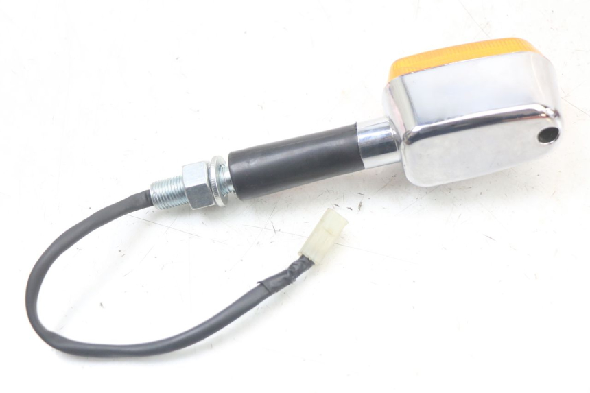 photo de VORNE RECHTS BLINKER ROYAL ENFIELD CONTINENTAL GT 650 (2019 - 2024) - Technische Nahaufnahme