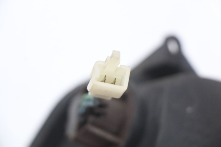 photo de VORNE RECHTS BLINKER HONDA FES PANTHEON 2T 125 (1998 - 2002) - Technische Nahaufnahme