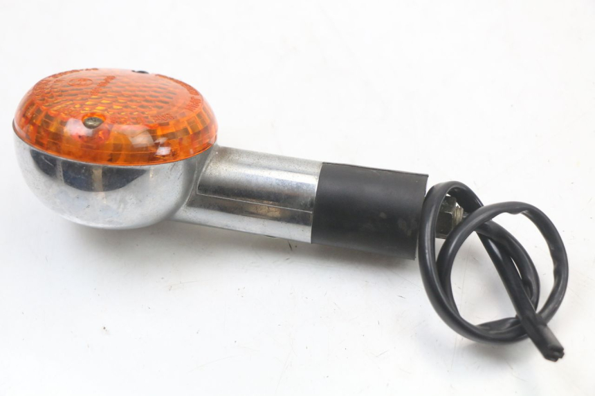 photo de VORNE RECHTS BLINKER SUZUKI GZ MARAUDER 125 (1998 - 2004) - Technische Nahaufnahme