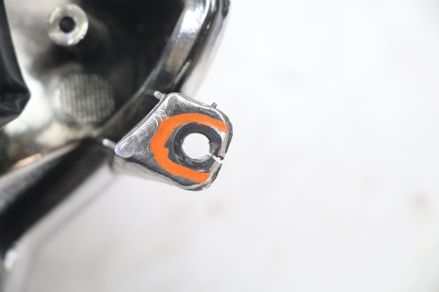 photo de VORNE RECHTS BLINKER LONGJIA SHARPY 125 (2020 - 2024) - Details der Befestigungspunkte