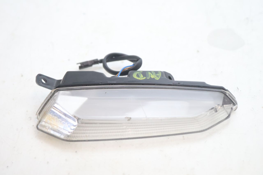 photo de VORNE RECHTS BLINKER PIAGGIO MP3 HPE 530 (2022 - 2026) - Hauptansicht