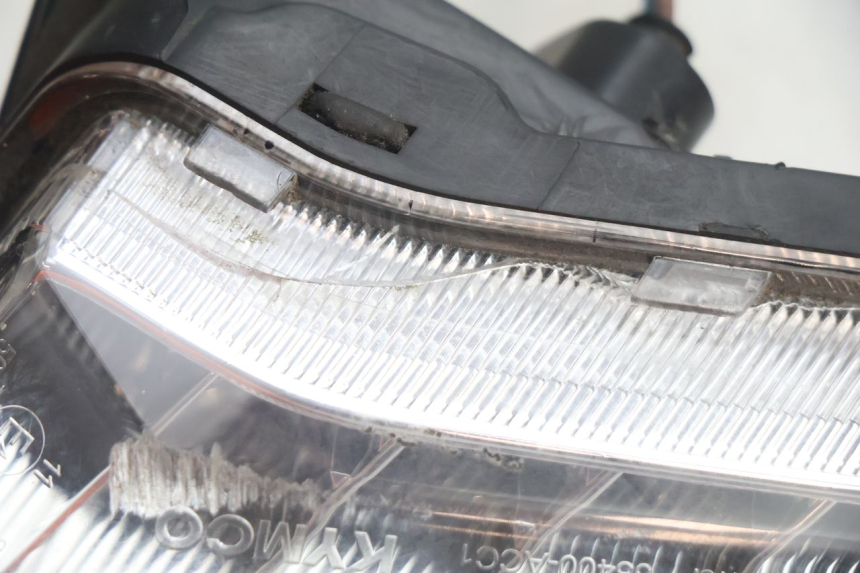 photo de VORNE RECHTS BLINKER KYMCO LIKE 4T 50 (2019 - 2025) - Detailansicht des Bauteils