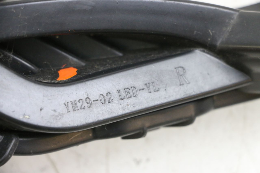 photo de VORNE RECHTS BLINKER JM MOTORS OLDIES GT 4T 50 (2018 - 2025) - Zoom auf Gebrauchszustand