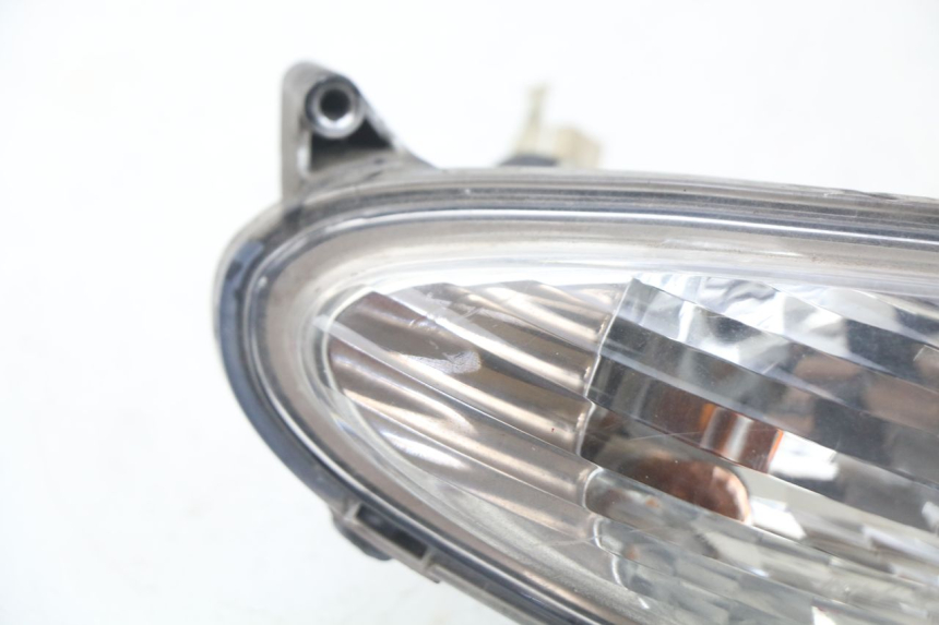 photo de VORNE RECHTS BLINKER MBK OVETTO ONE 2T 50 (2013 - 2017) - Details der Befestigungspunkte