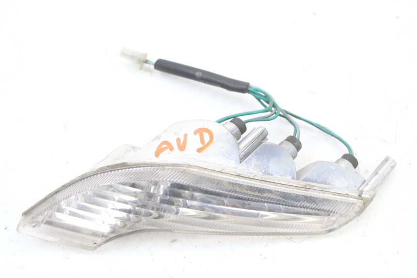 photo de VORNE RECHTS BLINKER PEUGEOT VIVACITY 125 (2010 - 2017) - Zoom auf Gebrauchszustand