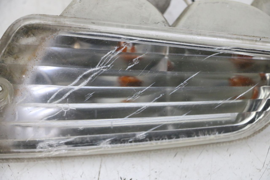 photo de VORNE RECHTS BLINKER PIAGGIO VESPA GRANTURISMO 200 (2004 - 2005) - Detailansicht des Bauteils