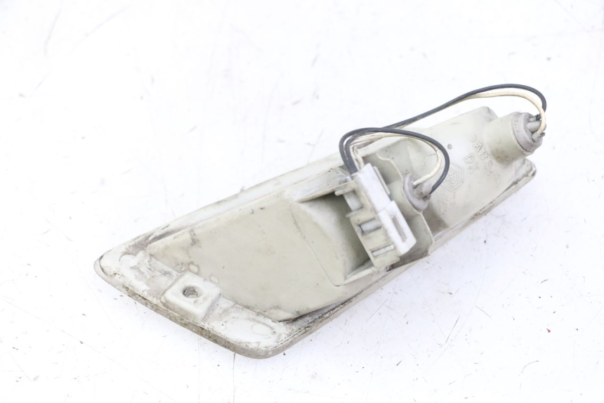 photo de VORNE RECHTS BLINKER PIAGGIO VESPA GRANTURISMO 200 (2004 - 2005) - Zoom auf Gebrauchszustand