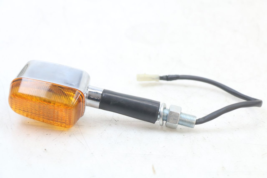 photo de VORNE RECHTS BLINKER ROYAL ENFIELD CONTINENTAL GT 650 (2019 - 2024) - Detailansicht des Bauteils