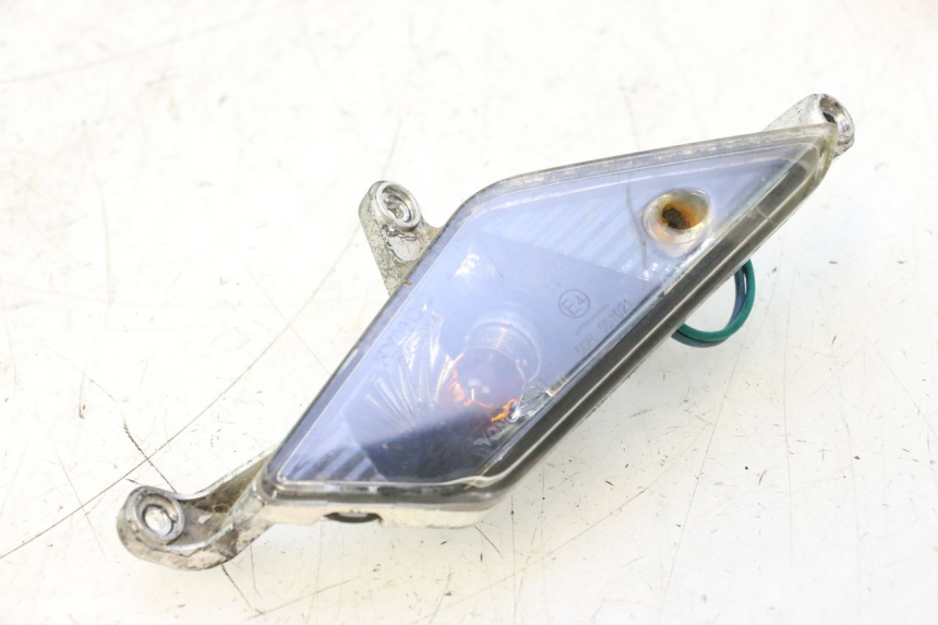 photo de VORNE RECHTS BLINKER KYMCO SUPER 8 2T 50 (2007 - 2013) - Oberflächenzustand und Material
