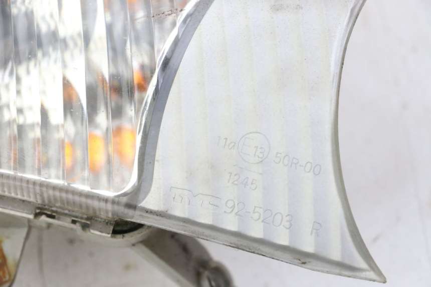 photo de RECHTER BLINKER SUZUKI BURGMAN 125 (2007 - 2014) - Details der Befestigungspunkte