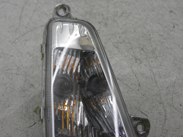 photo de VORNE RECHTS BLINKER SYM FIDDLE 2 50 (2008 - 2013) - Detailansicht des Bauteils