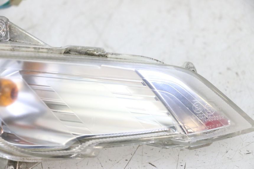 photo de VORNE RECHTS BLINKER PEUGEOT TWEET 4T 50 (2014 - 2019) - Details der Befestigungspunkte