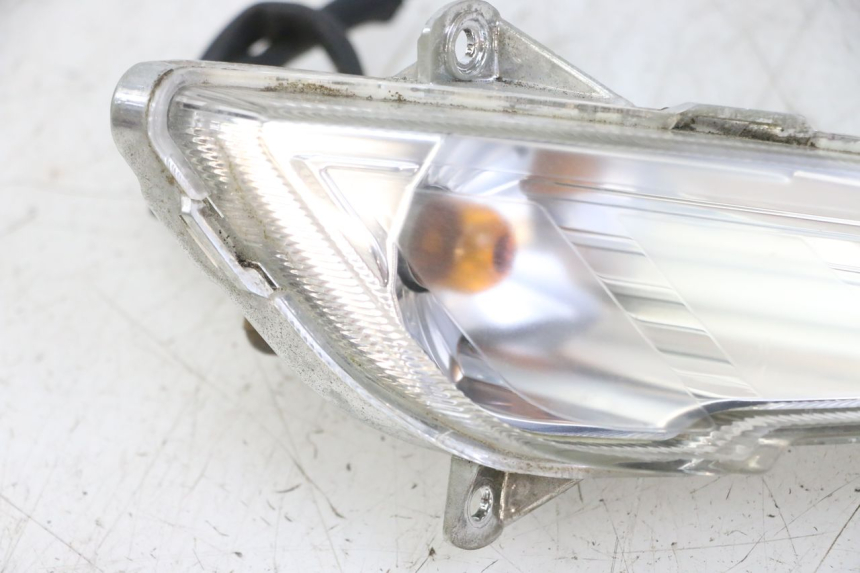 photo de VORNE RECHTS BLINKER PEUGEOT TWEET 4T 50 (2014 - 2019) - Oberflächenzustand und Material