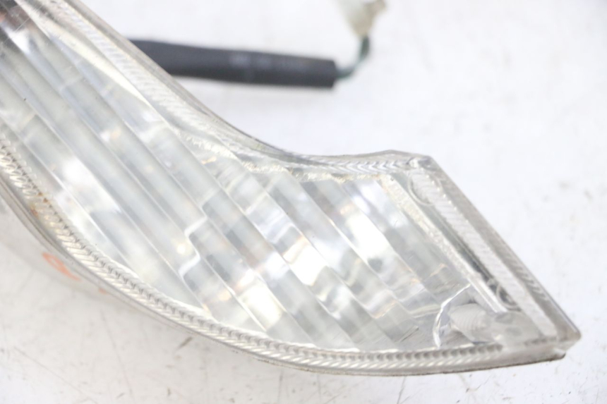 photo de VORNE RECHTS BLINKER PEUGEOT VIVACITY NEW 4T 50 (2008 - 2017) - Details der Befestigungspunkte