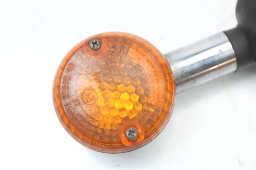 photo de VORNE RECHTS BLINKER SUZUKI VL INTRUDER 125 (2004 - 2007) - Detailansicht des Bauteils