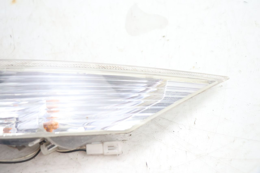 photo de VORNE RECHTS BLINKER PIAGGIO X8 STREET 125 (2006 - 2007) - Zoom auf Gebrauchszustand