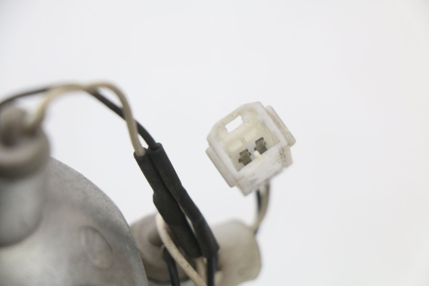 photo de RECHTER BLINKER PIAGGIO X8 125 (2004 - 2007) - Details der Befestigungspunkte