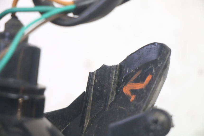 photo de LINKS VORDERES BLINKLICHT KYMCO AGILITY 16+ 4T 50 (2018 - 2023) - Technische Nahaufnahme