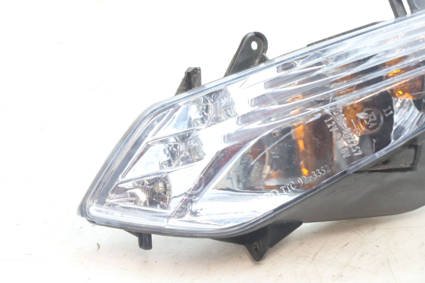 photo de LINKS VORDERES BLINKLICHT KYMCO AGILITY 16+ 4T 50 (2018 - 2023) - Detailansicht des Bauteils