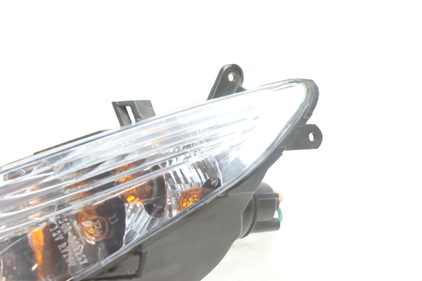 photo de LINKS VORDERES BLINKLICHT KYMCO AGILITY 16+ 4T 50 (2018 - 2023) - Zoom auf Gebrauchszustand