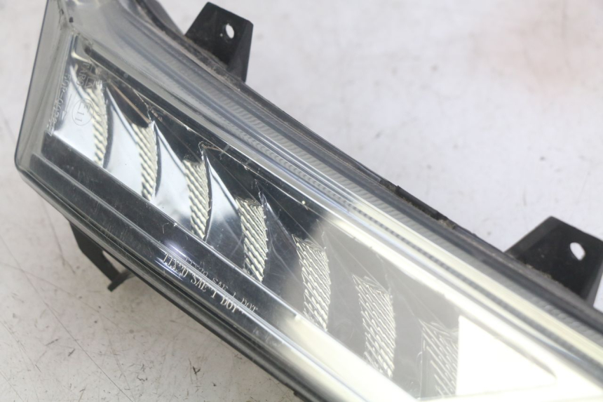 photo de LINKS VORDERES BLINKLICHT NECO ALEXONE 125 (2017 - 2024) - Zoom auf Gebrauchszustand