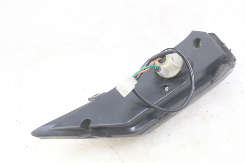 photo de LINKS VORDERES BLINKLICHT NECO ALEXONE 125 (2017 - 2024) - Details der Befestigungspunkte