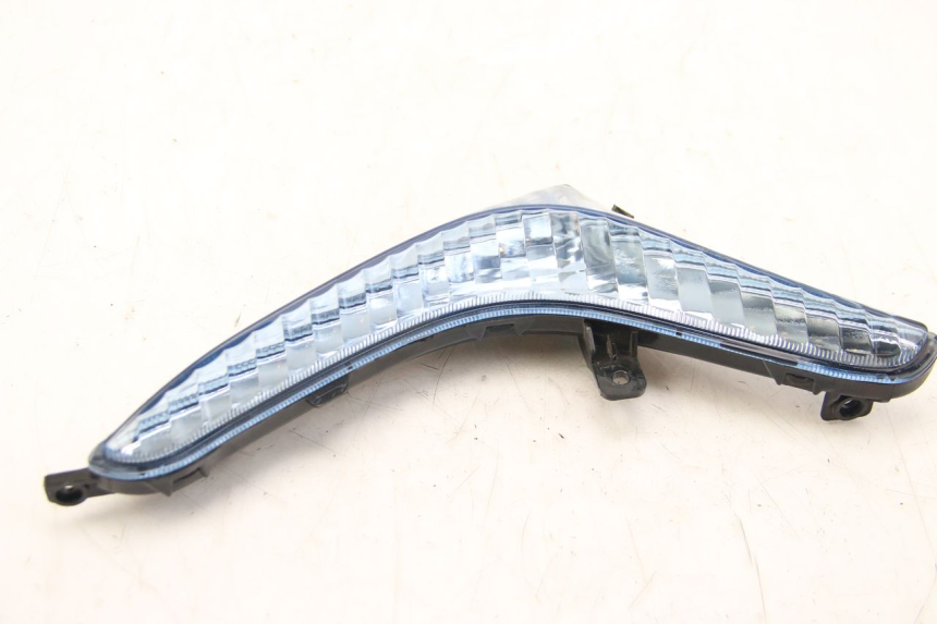 photo de LINKS VORDERES BLINKLICHT ECCITY ARTELEC 670 1 (2013 - 2017) - Detailansicht des Bauteils