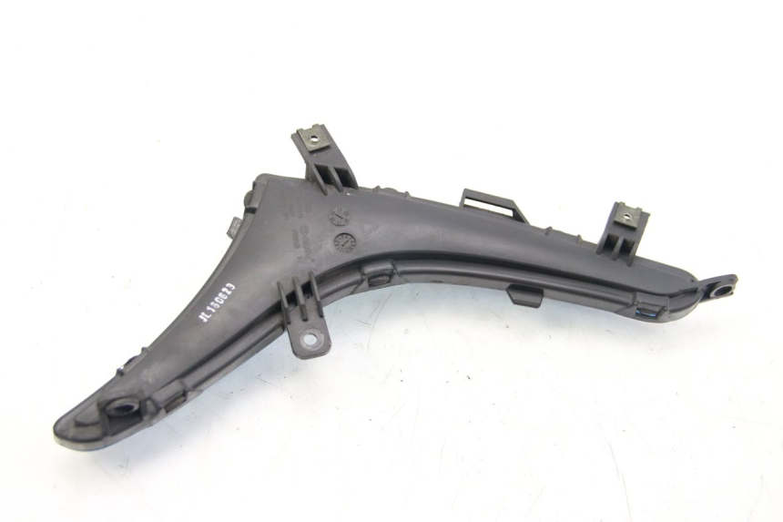 photo de LINKS VORDERES BLINKLICHT ECCITY ARTELEC 670 1 (2013 - 2017) - Alternative Perspektive