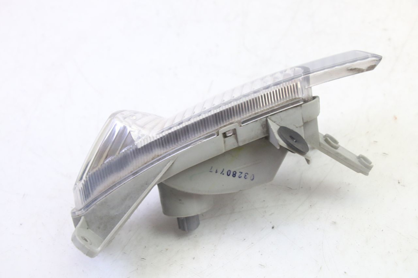 photo de LINKS VORDERES BLINKLICHT SUZUKI BURGMAN 125 (2007 - 2014) - Details der Befestigungspunkte