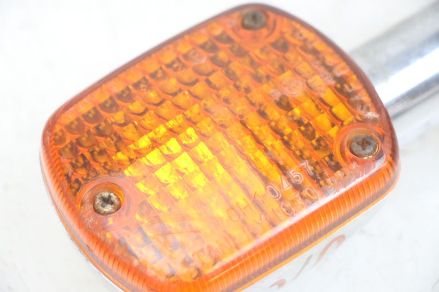 photo de LINKS VORDERES BLINKLICHT HONDA CA REBEL 125 (1995 - 2001) - Details der Befestigungspunkte