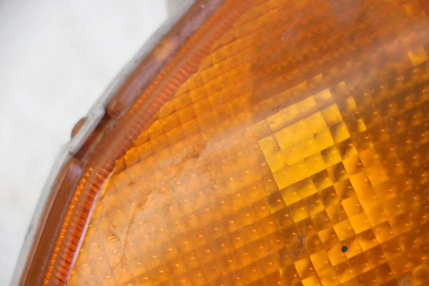 photo de VORNE LINKS BLINKER HONDA CBR F SC25 1000 (1989 - 1992) - Detailansicht des Bauteils