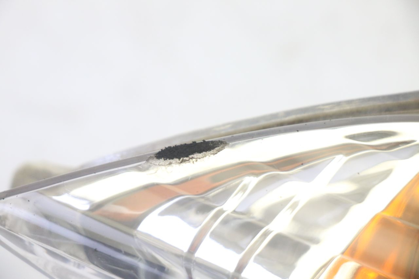 photo de LINKS VORDERES BLINKLICHT YAMAHA CYGNUS X INJECTION 125 (2007 - 2013) - Zoom auf Gebrauchszustand