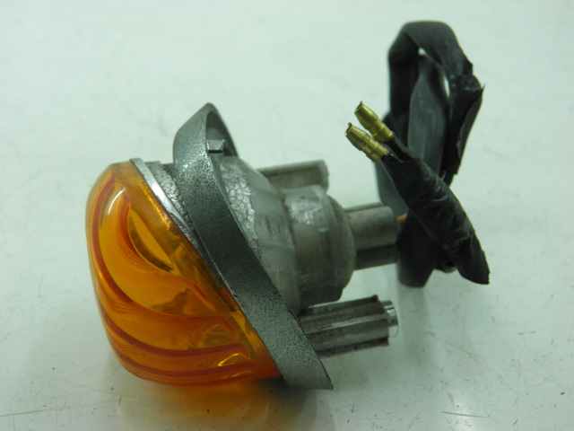 photo de VORNE LINKS BLINKER DAELIM BESBI 125 (2007 - 2008) - Hauptansicht