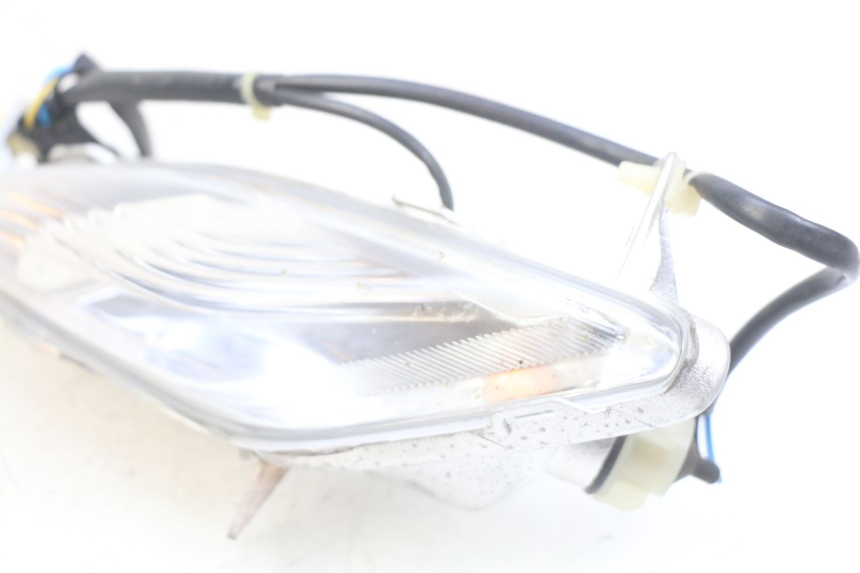 photo de LINKS VORDERES BLINKLICHT PIAGGIO FLY 4T 50 (2013 - 2017) - Zoom auf Gebrauchszustand