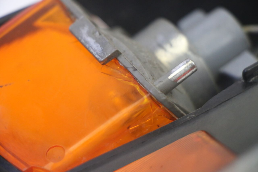 photo de VORNE LINKS BLINKER KAWASAKI GPZ RX 1000 (1986 - 1988) - Details der Befestigungspunkte