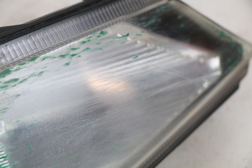 photo de LINKS VORDERES BLINKLICHT SYM GTS EFI 125 (2012 - 2016) - Details der Befestigungspunkte