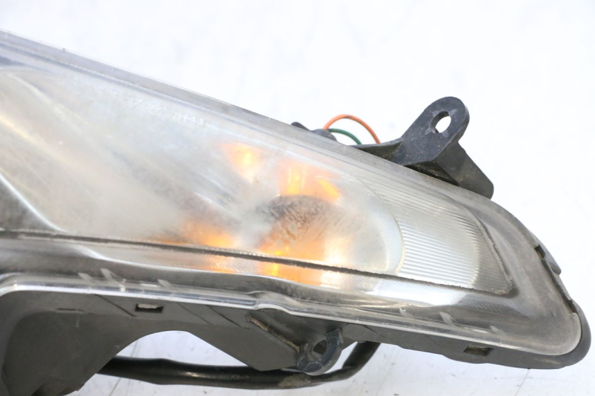 photo de VORNE LINKS BLINKER SYM GTS EVO 125 (2009 - 2013) - Zoom auf Gebrauchszustand