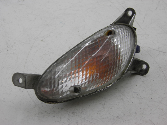 photo de VORNE LINKS BLINKER KYMCO SPACER 50 (1998 - 2009) - Zoom auf Gebrauchszustand