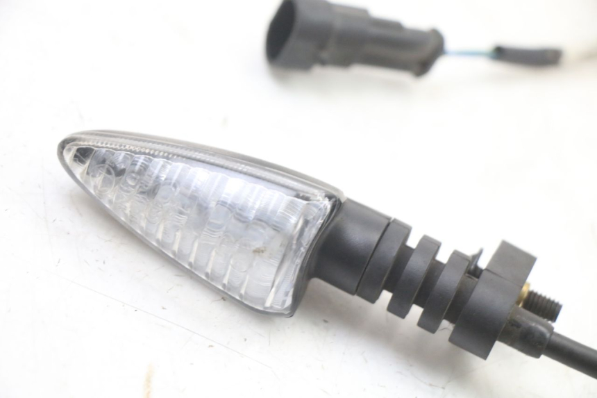 photo de VORNE LINKS BLINKER LIGIER PULSE 3 1 (2014 - 2020) - Detailansicht des Bauteils