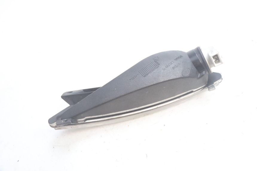 photo de VORNE LINKS BLINKER PIAGGIO MP3 125 (2006 - 2014) - Details der Befestigungspunkte