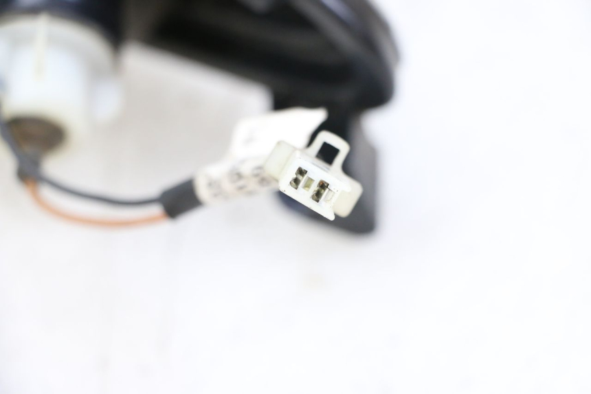 photo de LINKS VORDERES BLINKLICHT YAMAHA NEOS NEO'S 4T 50 (2008 - 2016) - Zoom auf Gebrauchszustand