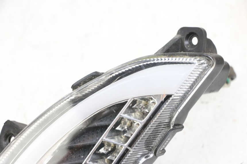 photo de VORNE LINKS BLINKER JM MOTORS OLDIES GT 4T 50 (2018 - 2025) - Details der Befestigungspunkte